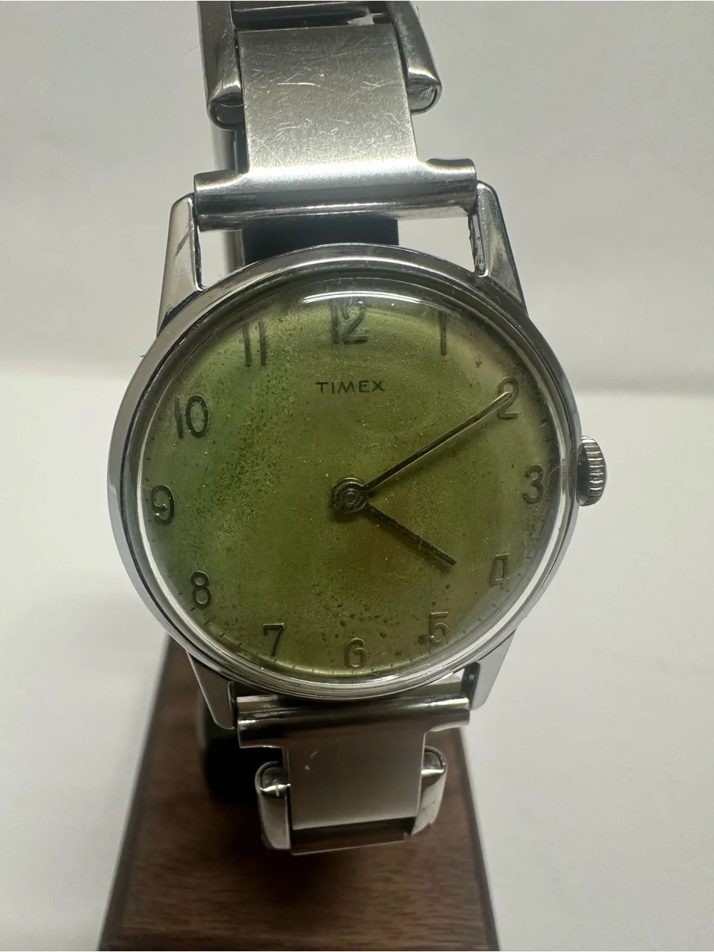 Vintage Mid-Century Timex Mercury manual-wind wristwatch